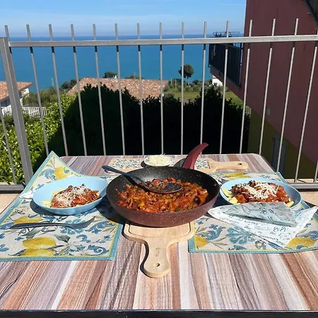 בית נופש Casa Del Sogno - Con Terrazza A מונטג'ורדאנו